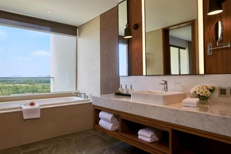 Mövenpick Resort Waverly Phú Quốc